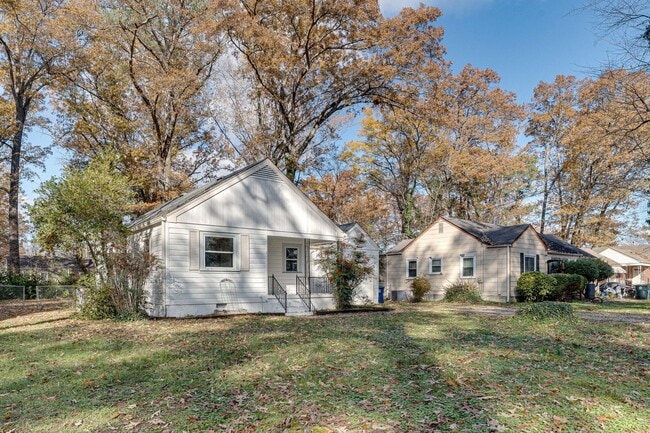 Photo - Beautiful Country Style 2 Bedroom 1.5 Bathroom House