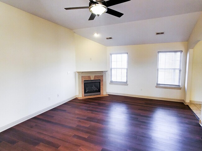 Building Photo - 4803 Bullhead Ln