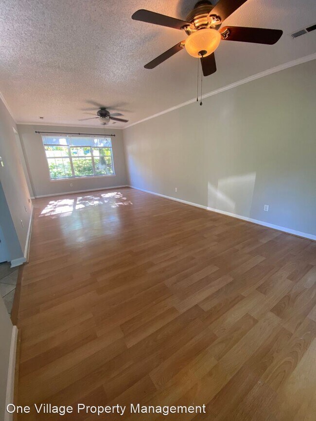 Foto del edificio - 3 br, 2.5 bath House - 16 Meadowcrest Dr