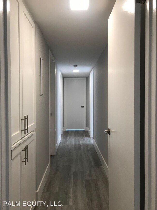 Foto del edificio - 333 N Palm Dr