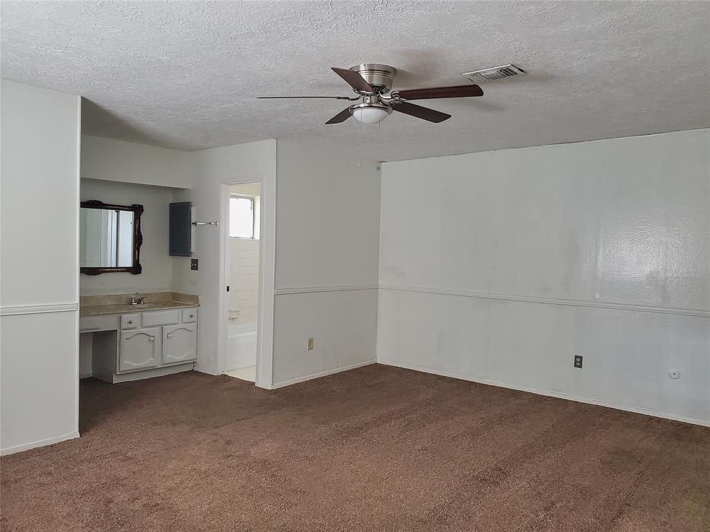 Primary Photo - 16334 Oxnard Ln
