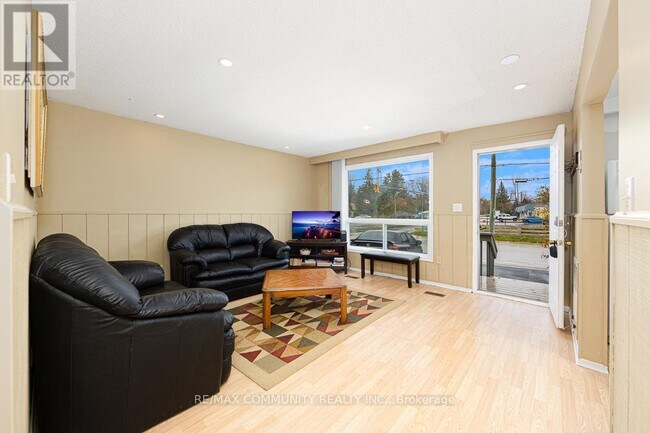 Photo du bâtiment - 8 58th St S