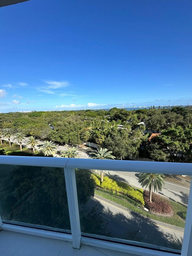 Foto del edificio - 4250 Biscayne Blvd