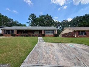 Building Photo - 1780 Southgate Ln SE
