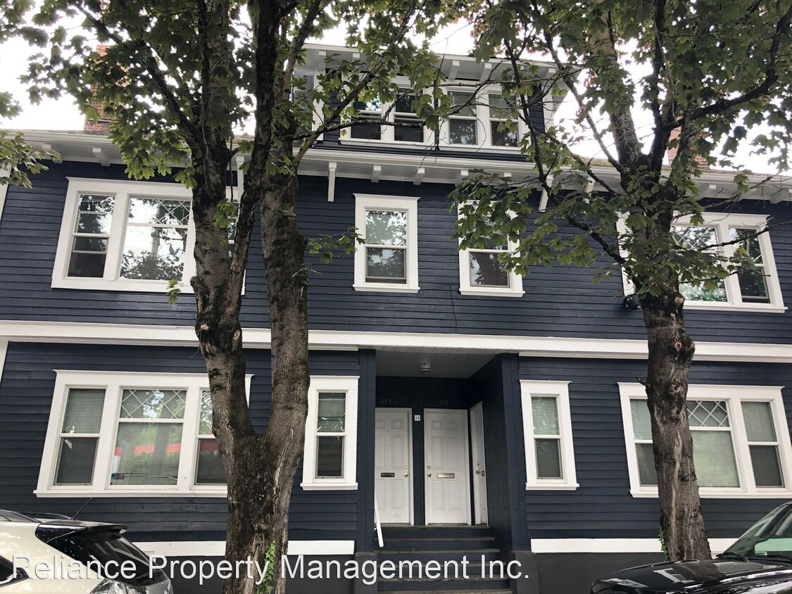 Primary Photo - 421-427 NE Schuyler St
