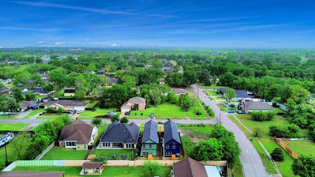 Foto del edificio - 3810 Hiford Dr