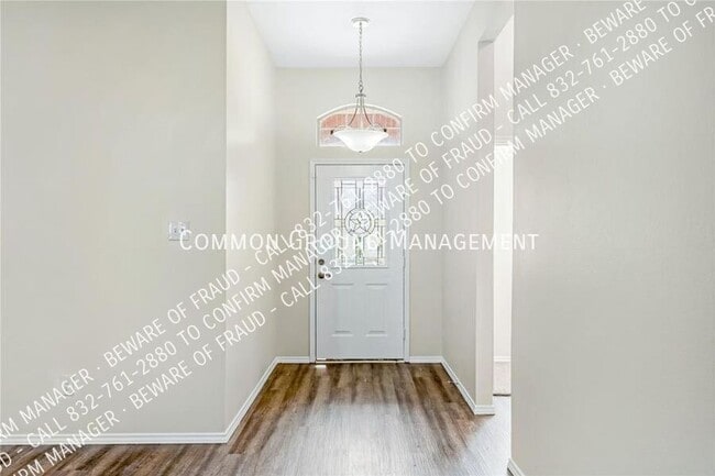 Building Photo - 1118 Grace Dr