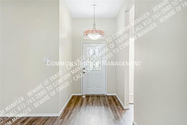 Foto del edificio - 1118 Grace Dr