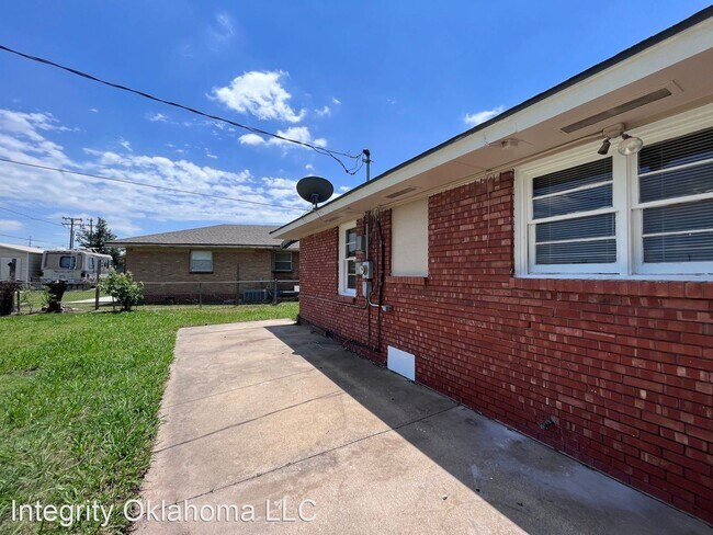 Building Photo - 3 br, 1 bath House - 5624 S. Barnes Ave.