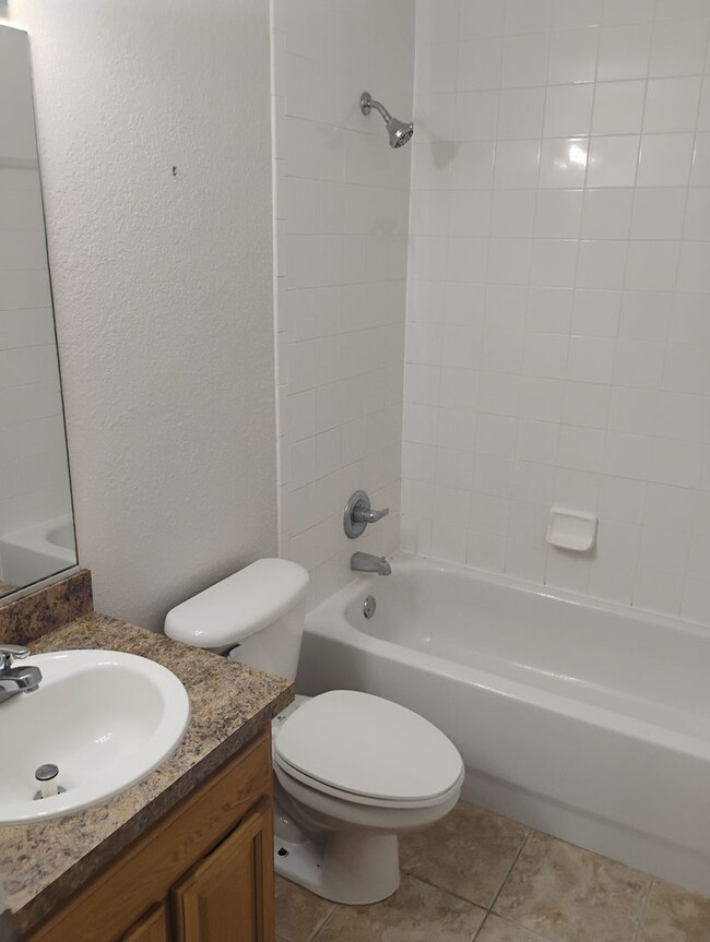 Building Photo - Ocala Duplex