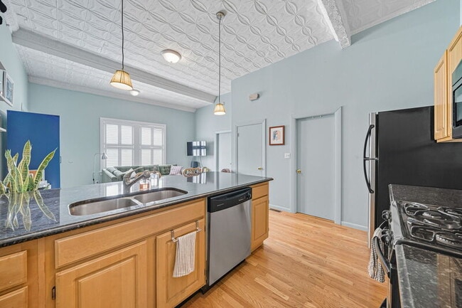 Foto del edificio - 183 Rindge Ave