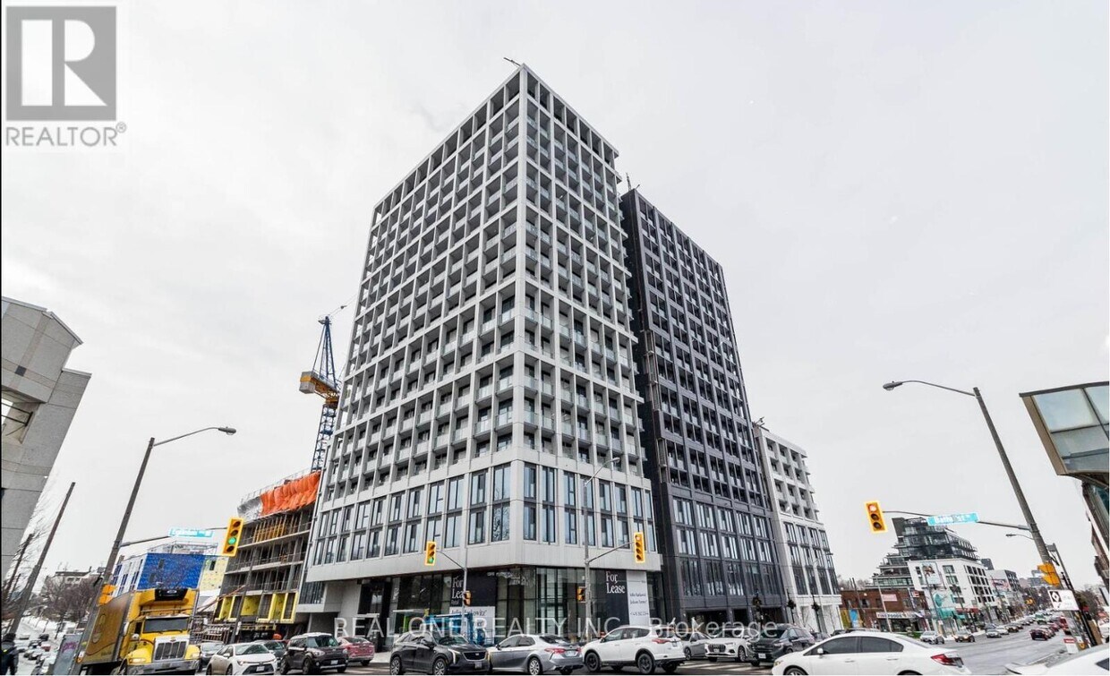 Photo principale - 2020-2020 Bathurst St