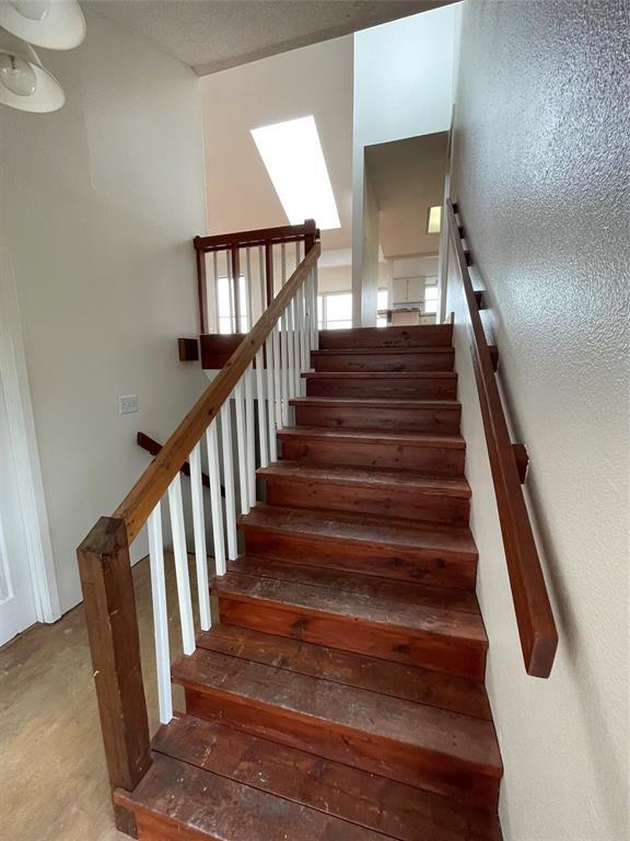Building Photo - 210 Oak Springs Dr