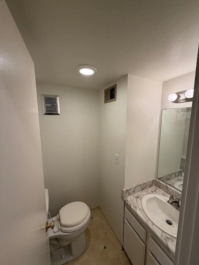 Building Photo - 1225 Elegante Ln