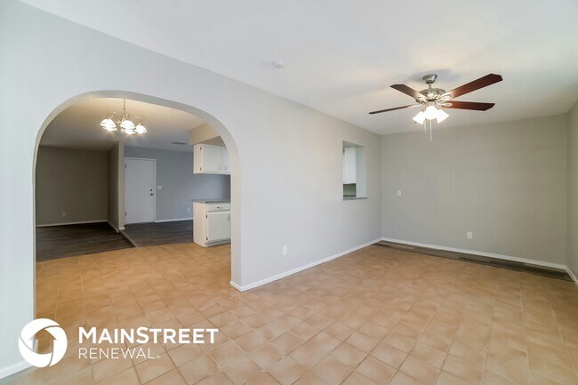 Building Photo - 10414 W Calle De Plata