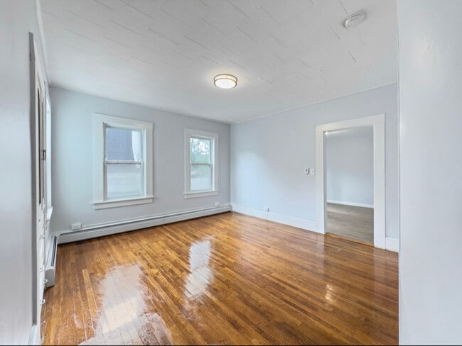 Building Photo - 29 Whitman St