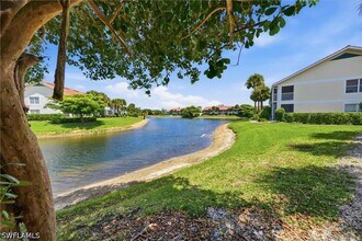 Building Photo - 4950 Deerfield Way
