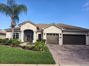 Building Photo - 3520 Shorewood Dr