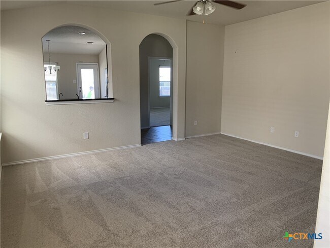 Building Photo - 5331 Dauphin Dr