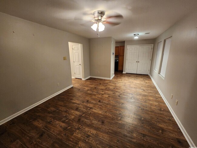 Building Photo - 1712 Dixie