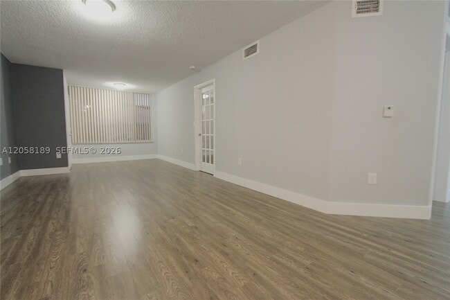Building Photo - 2803 N Oakland Forest Dr