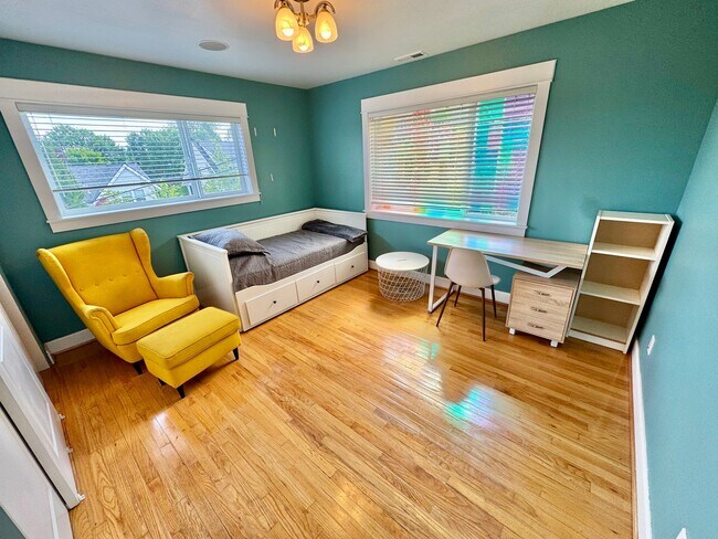 Foto del edificio - 3320 S Holly St