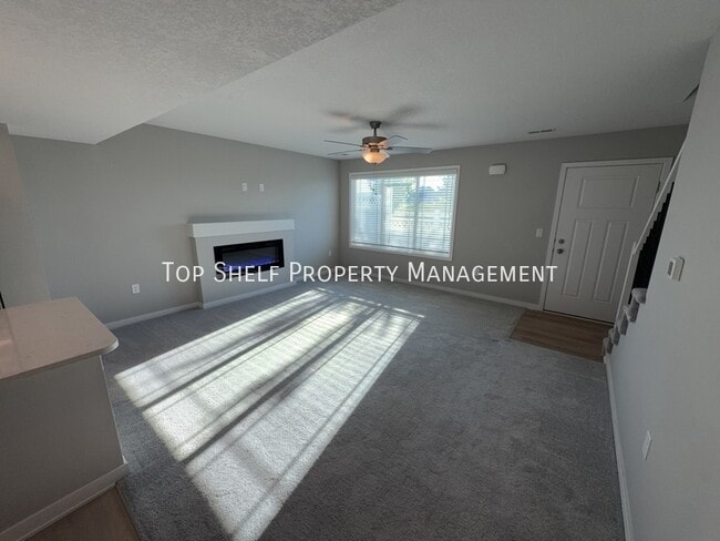 Building Photo - 5711 NE Lowell Ln