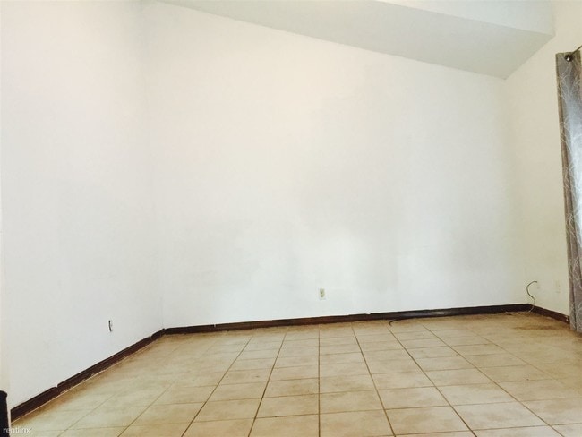 Building Photo - 4218 Hessmer Ave