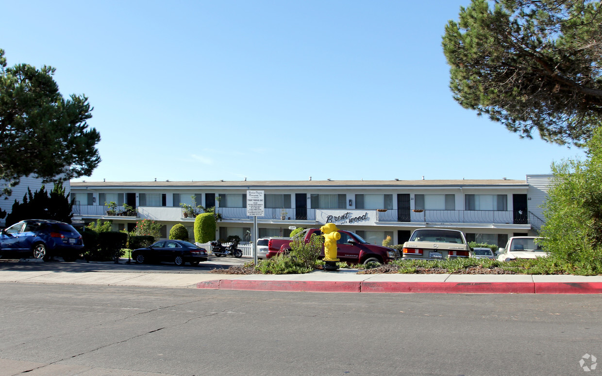 Clairemont Drive - Brentwood