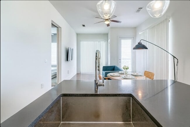 Foto del edificio - 1508 Blodgett St