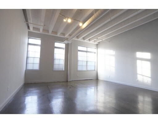 Building Photo - 24 Mt Vernon St