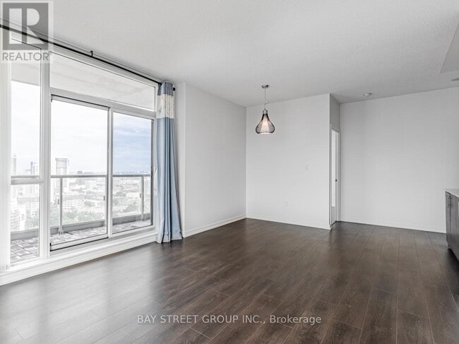 Building Photo - 70 Forest Manor Rd