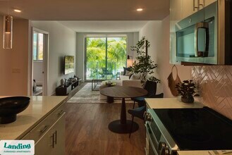 Building Photo - 1950 Mayfair St