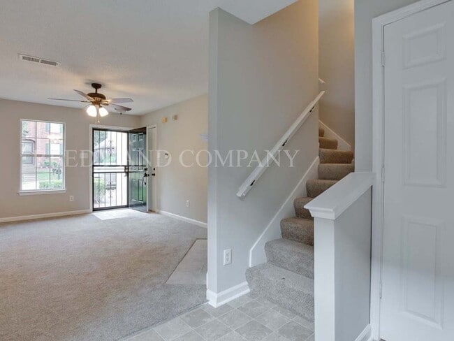 Foto del edificio - 7149 Charlton Way