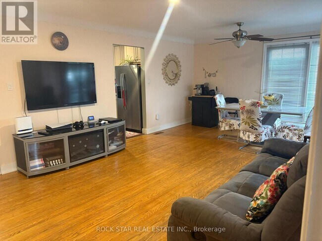 Photo du bâtiment - 3616 Dorchester Rd