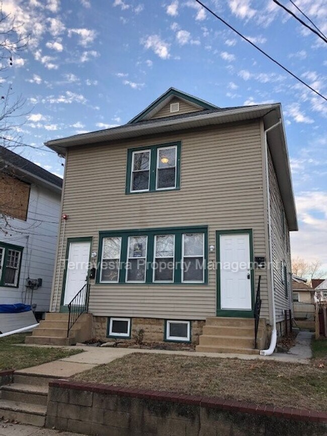 Building Photo - 31 Lane Ave