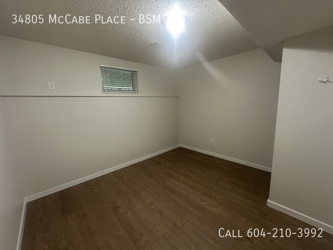 Photo du bâtiment - Spacious Suite in Abbotsford