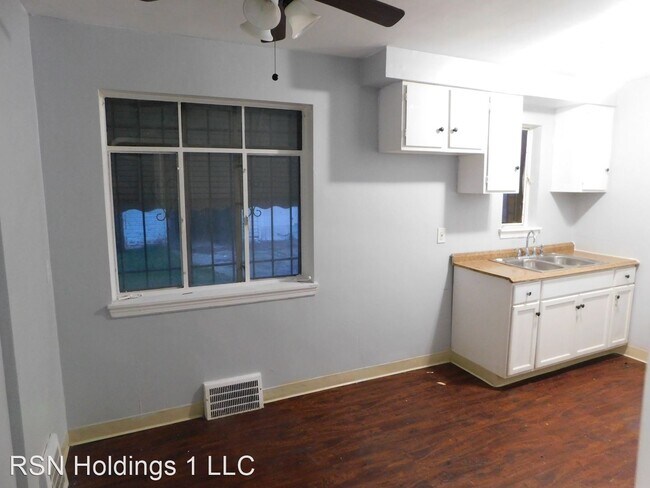 Building Photo - 3 br, 1 bath House - 3807 Strandhill Rd