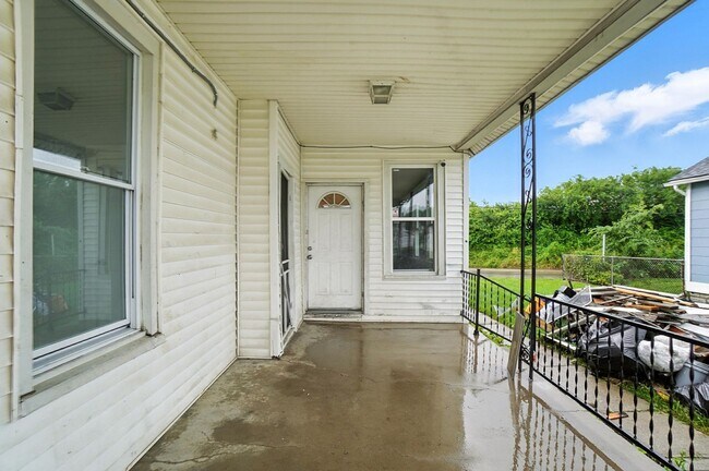 Foto del edificio - Newly Renovated, Large Home in Dayton!!