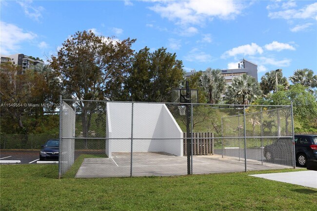 Foto del edificio - 9611 SW 77th Ave