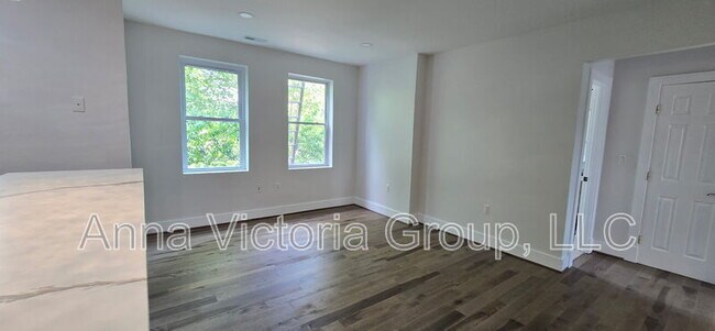 Building Photo - 1409 G St NE