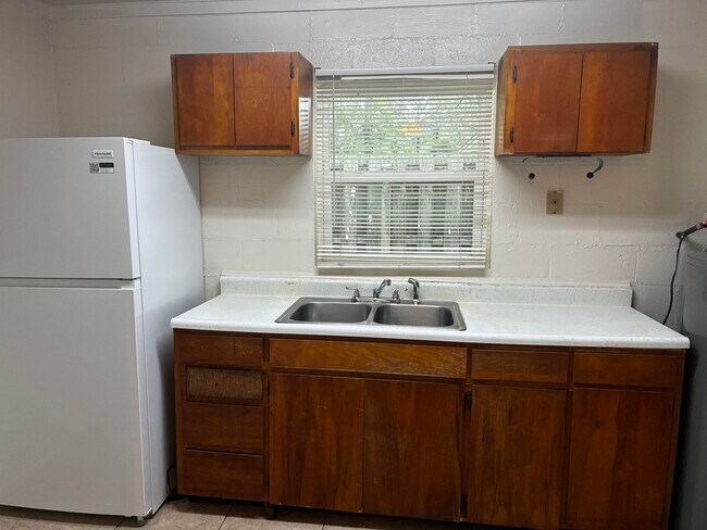 Foto del edificio - 531 E Miracle Strip Pkwy