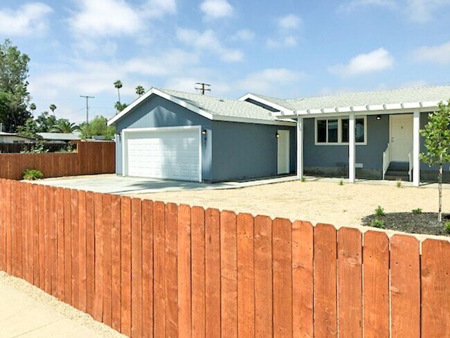 Foto del edificio - Newer home for rent on large lot!