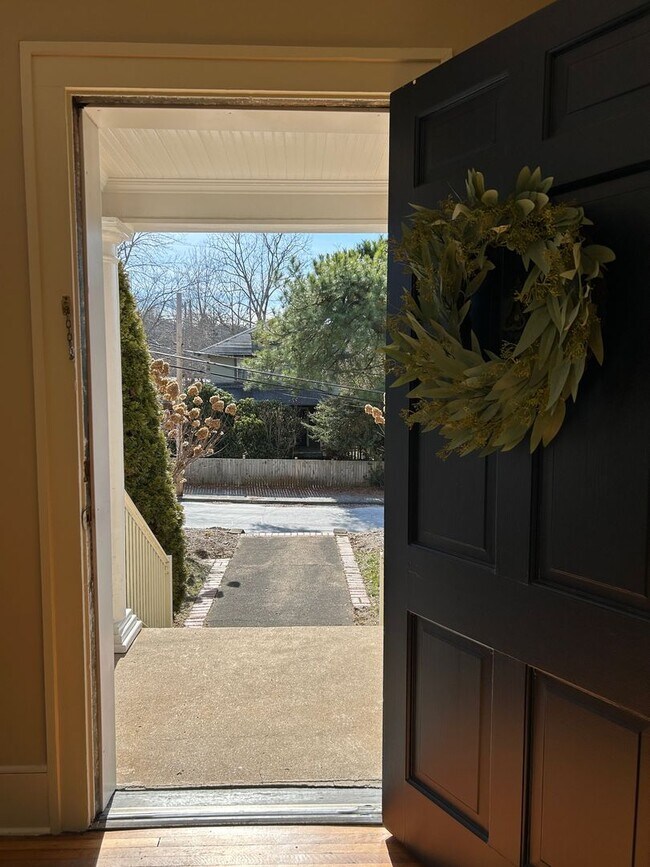 Foto del edificio - Central - Beautifully Restored and Updated Apartment