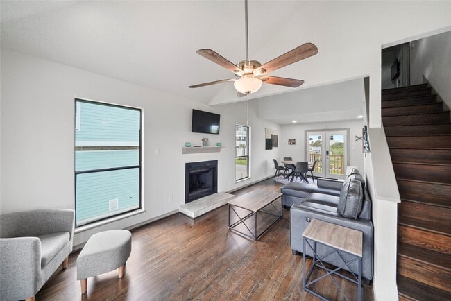 Foto del edificio - 4126 San Jacinto Dr