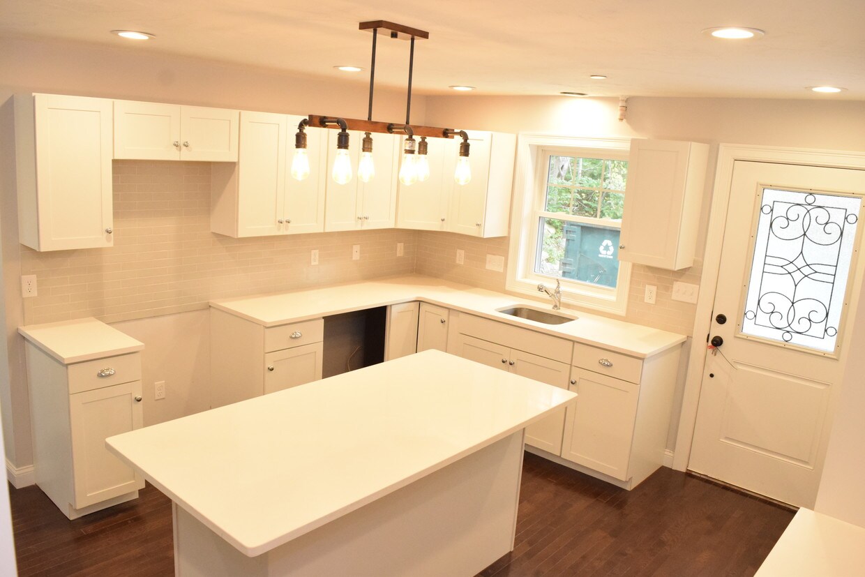 Stainless Appliances - 469 Sherman St