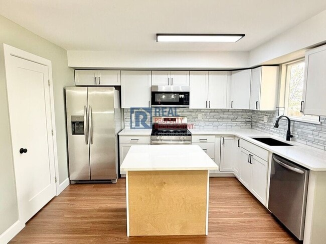 Building Photo - 3805 Smoke Tree Dr