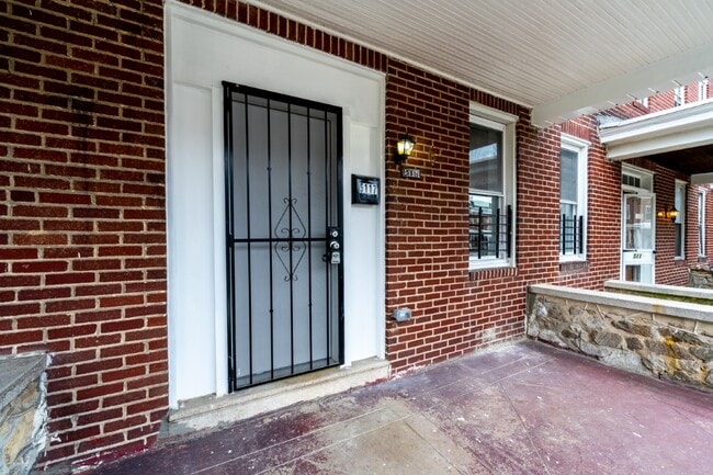 Building Photo - 5117 Queensberry Ave