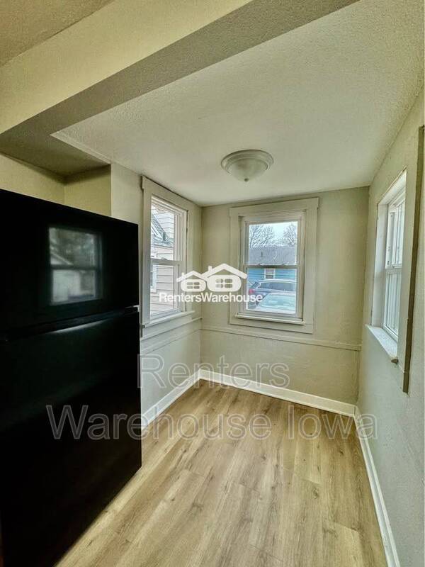 Building Photo - 1322 E 24th St