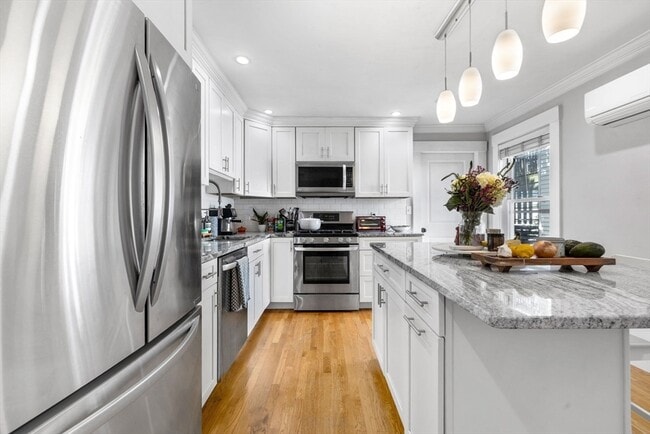 Building Photo - 73 G St